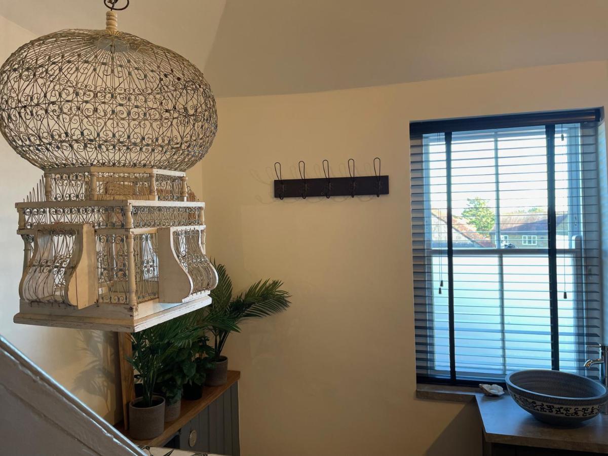 Fabulous Apartment Seconds From Beach By Whitstable-Holidays, Pudding Pan Exterior photo